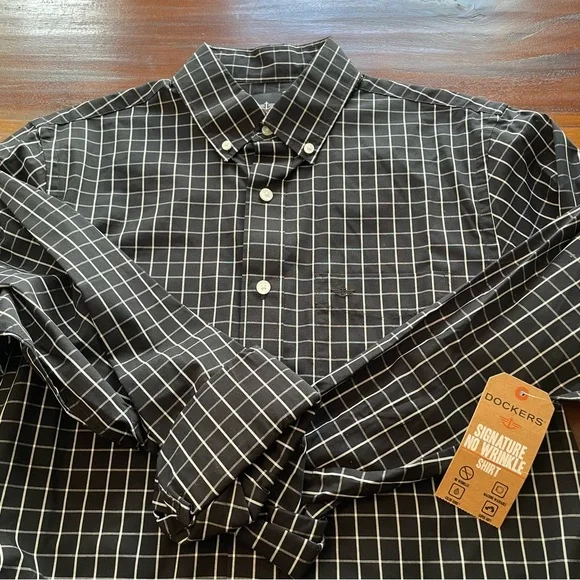 Dockers- 2 for 1: Men's Plaid Cotton Button-Down Shirts NWT Size: Small - Picture 5 of 6